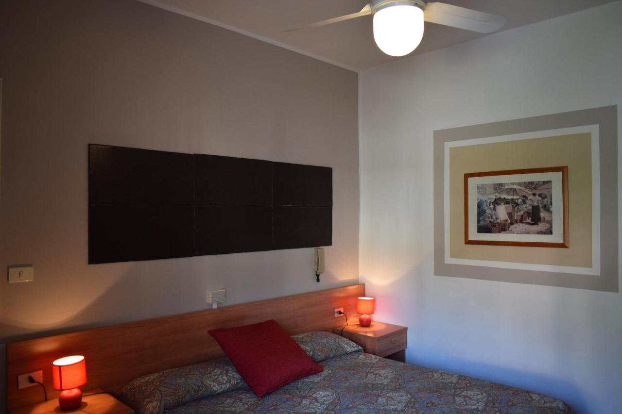 Albergo Al Pescatore Бренцоне-суль-Гарда Екстер'єр фото