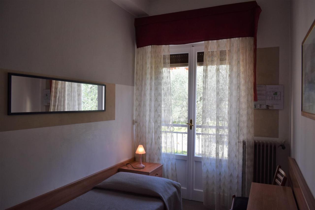 Albergo Al Pescatore Бренцоне-суль-Гарда Екстер'єр фото