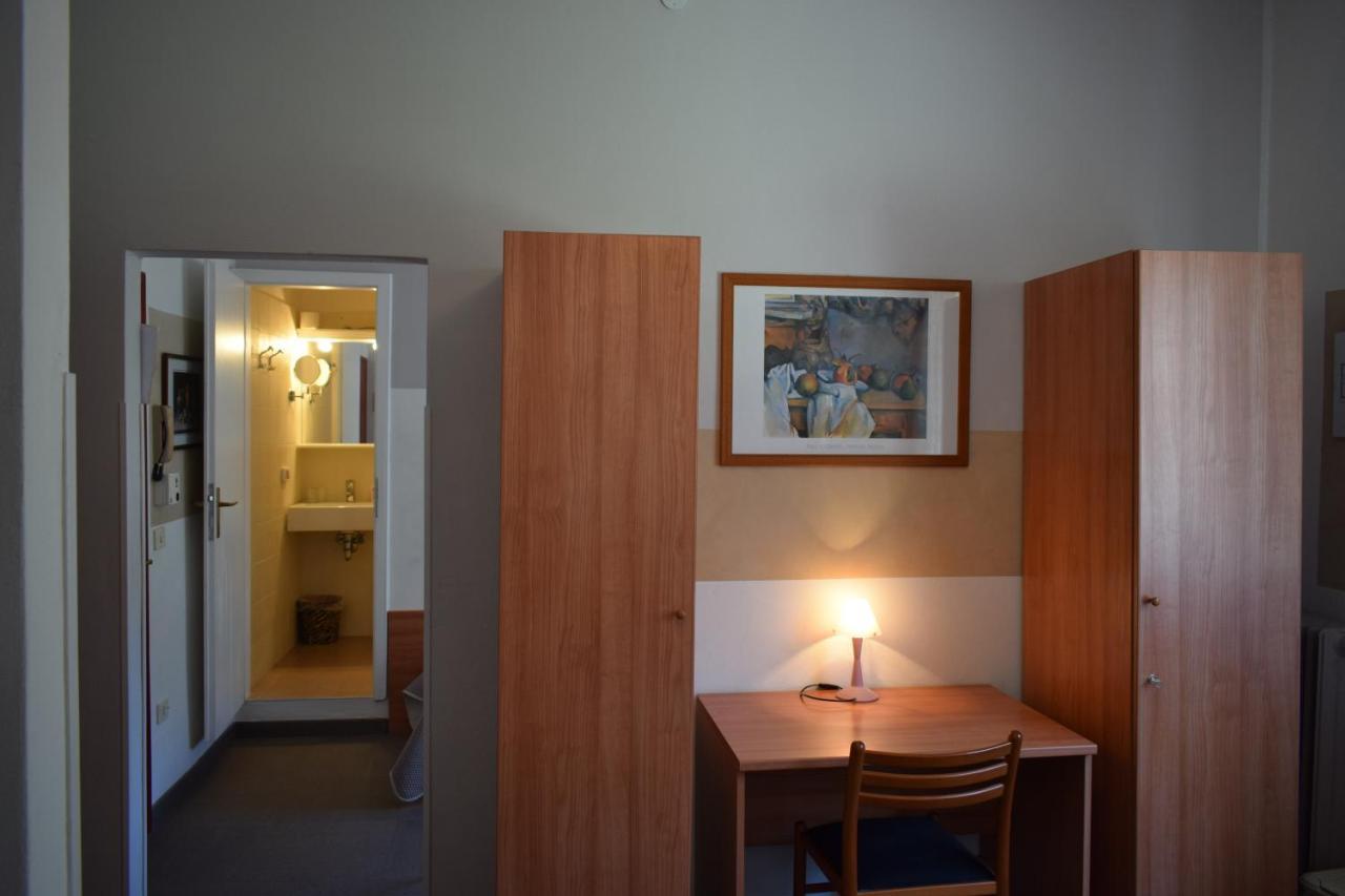 Albergo Al Pescatore Бренцоне-суль-Гарда Екстер'єр фото
